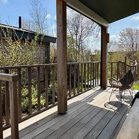 With Cozy Veranda, Sint Maartenszee Holiday home Sint Maartensvlotbrug