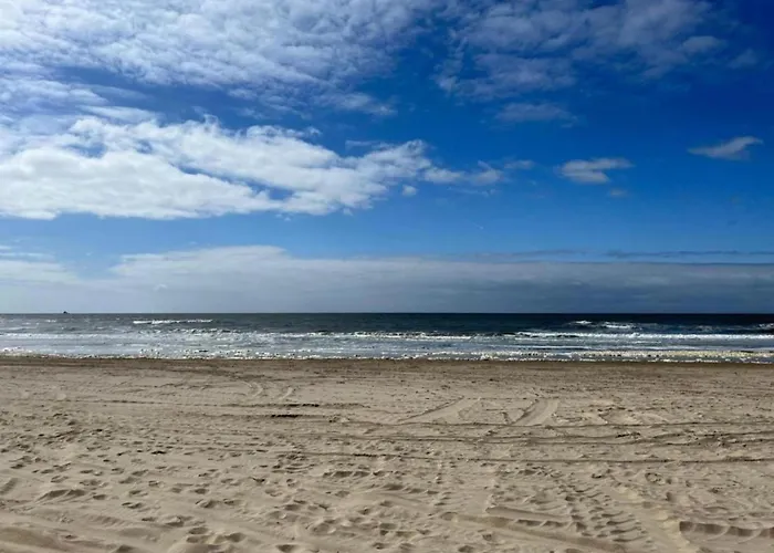 Semesterbostad Near Sint Maartenszee