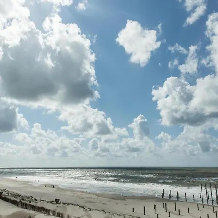Near Sint Maartenszee Holiday home *